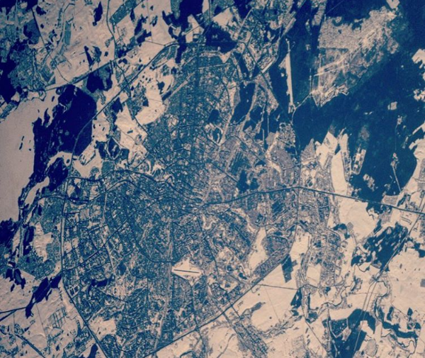 Олег Новицкий сфотографировал из космоса солнечный Минск