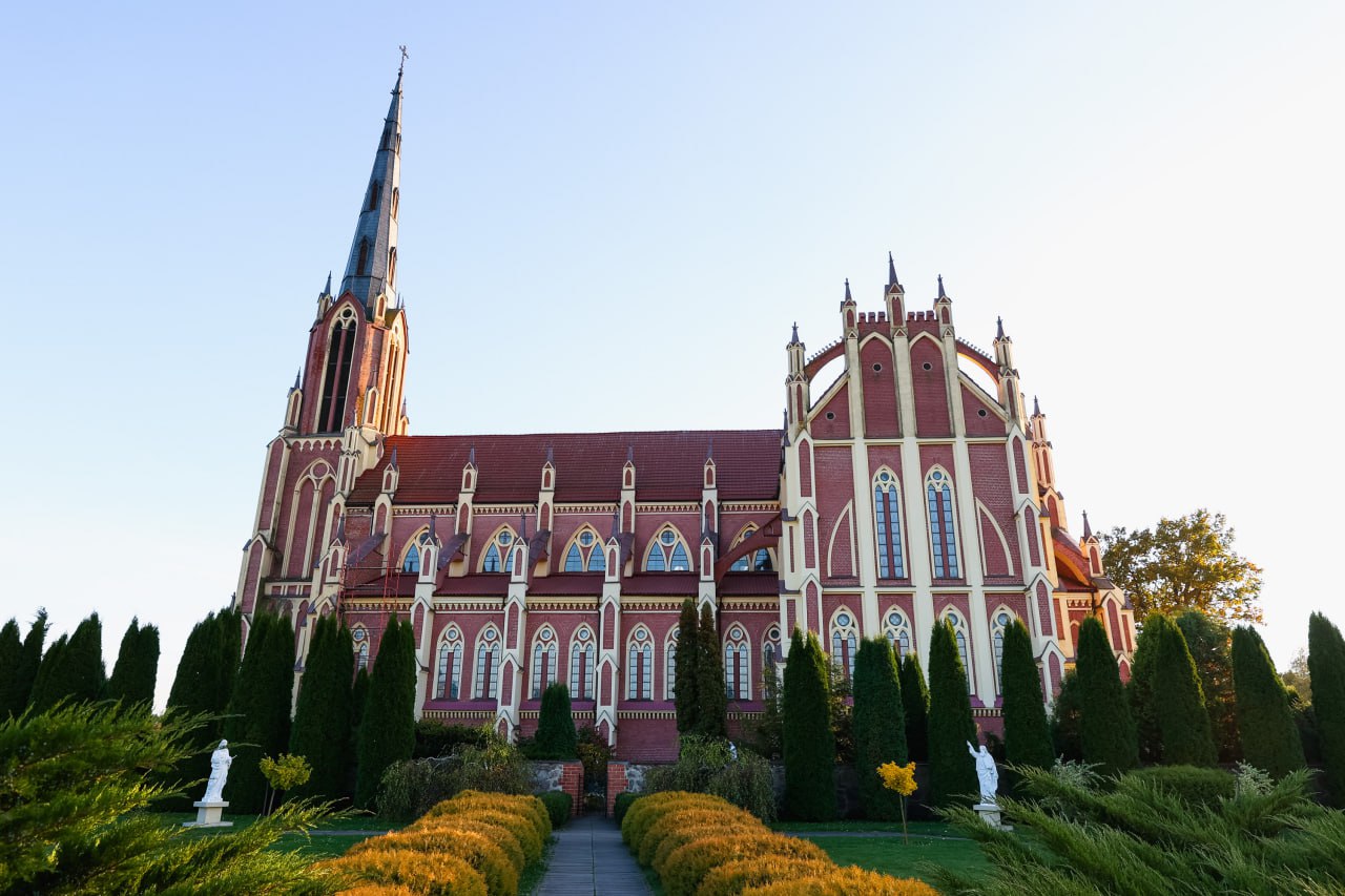 Пять самых красивых костелов Беларуси