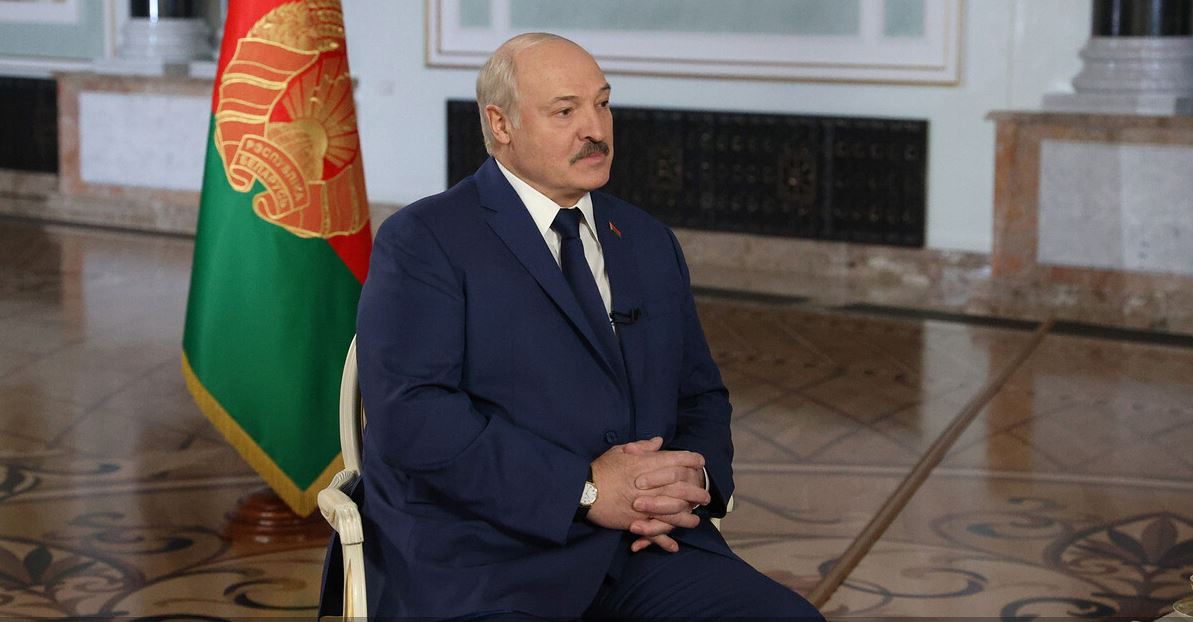 Александр Лукашенко: Должны не просто выстоять, а двигаться вперед