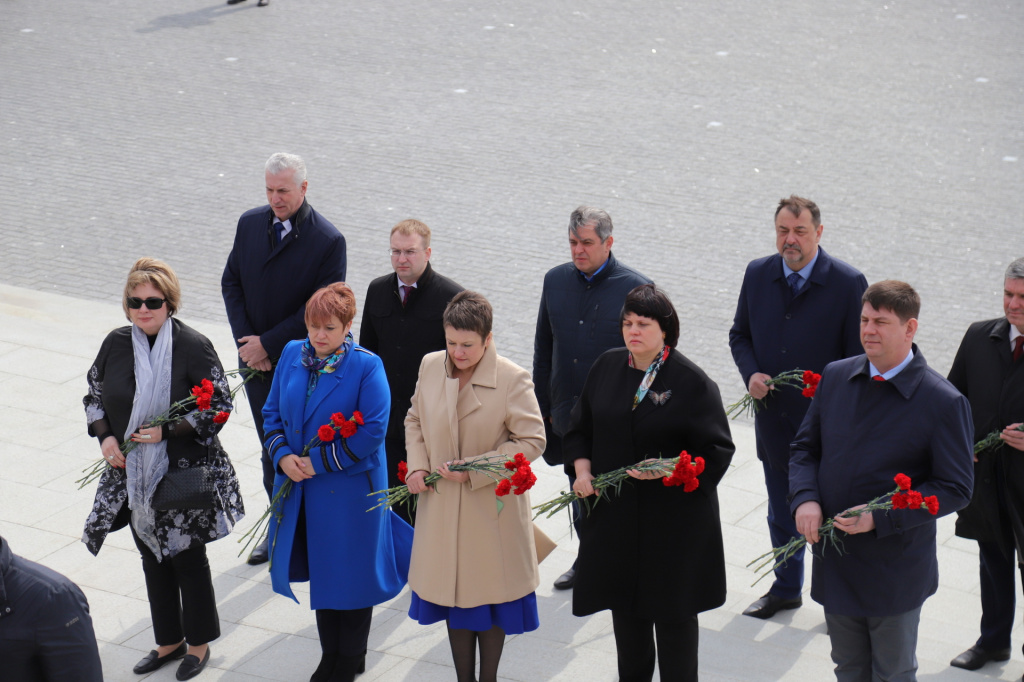 Российские и белорусские депутаты почтили память погибших в годы войны подо Ржевом