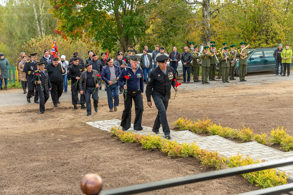  Шестьдесят восемь героев СССР из отряда Ольшанского: в Витебской области восстановили памятник одному из них
