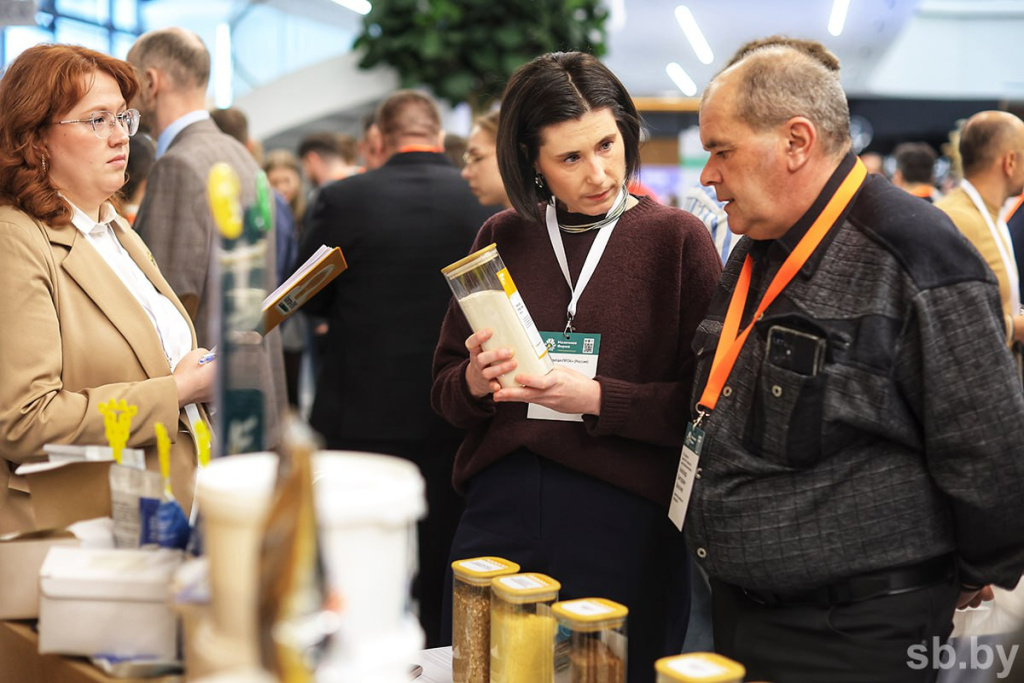 Теплые курточки для телят показали на выставке в Минске Теплые курточки для телят показали на выставке в Минске