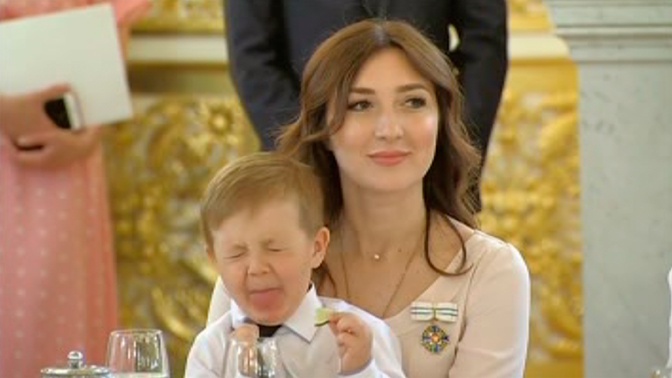 Владимир Путин: Многодетные семьи - благословение страны