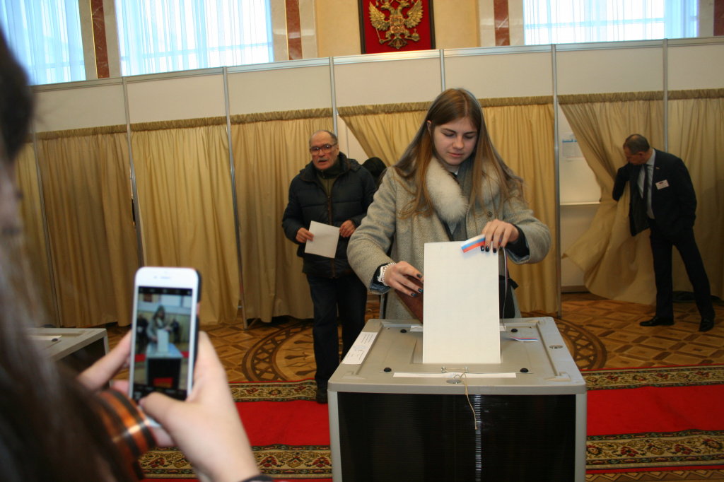 Выборы-2018:  Россияне в Беларуси голосуют за спокойное и мирное будущее 